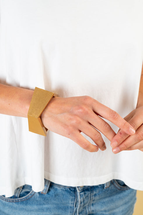 Modern bangle Molly - metallic